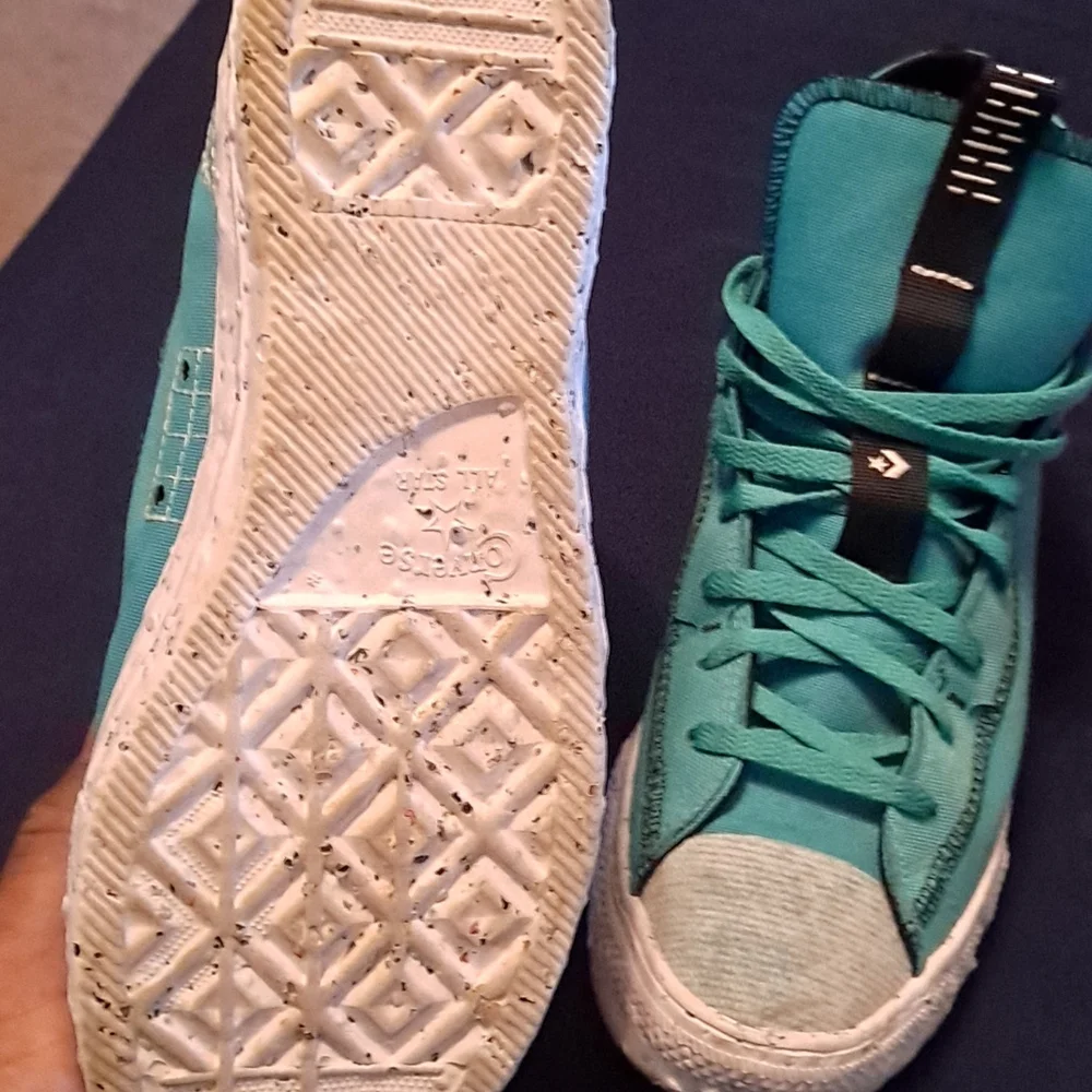 Converse - Picture 3 of 4